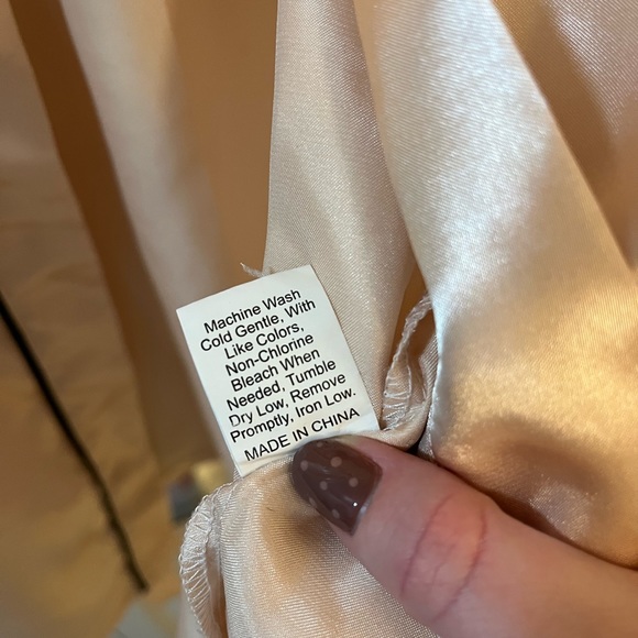 Pink Robe Size XL - Picture 8 of 11